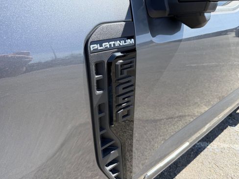 Used 2025 Ford F250 Platinum AWD/4WD image 10