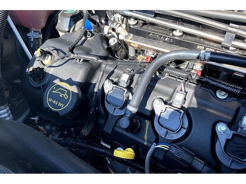 Used 2019 Ford Explorer XLT w/ Equipment Group 202A AWD/4WD image 32