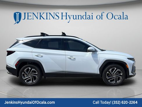 Certified 2025 Hyundai Tucson Limited AWD/4WD image 2