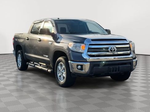 Used 2016 Toyota Tundra SR5 w/ SR5 Upgrade Package AWD/4WD image 4