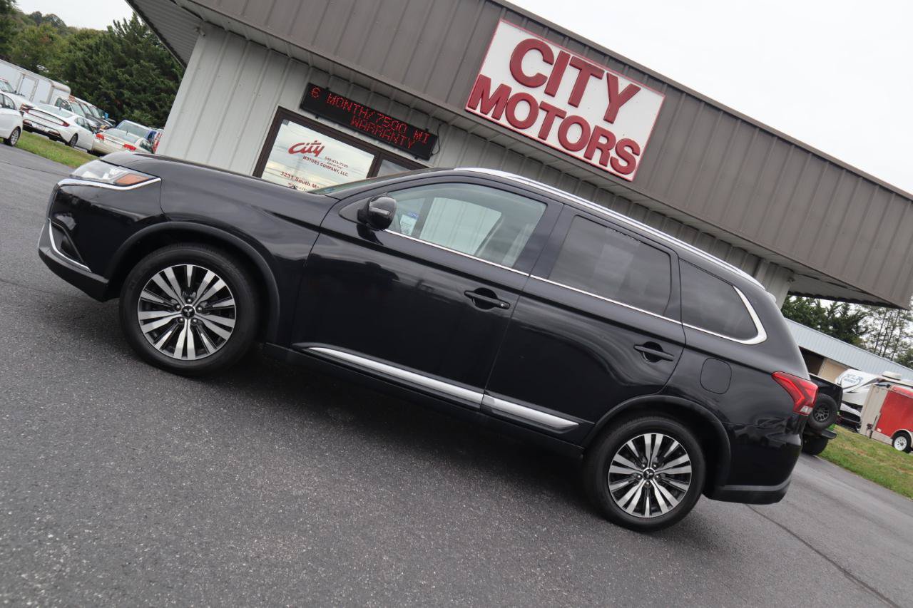 Used 2019 Mitsubishi Outlander SEL AWD/4WD image 14