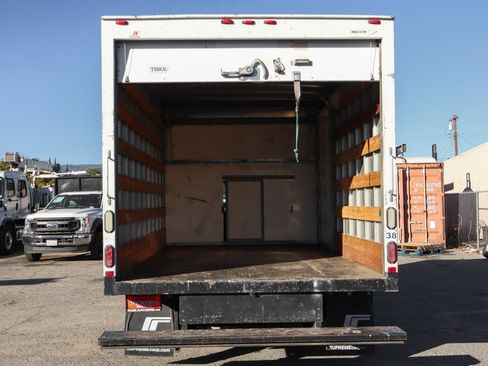 Used 2016 Ford E-350 and Econoline 350 Super Duty image 8