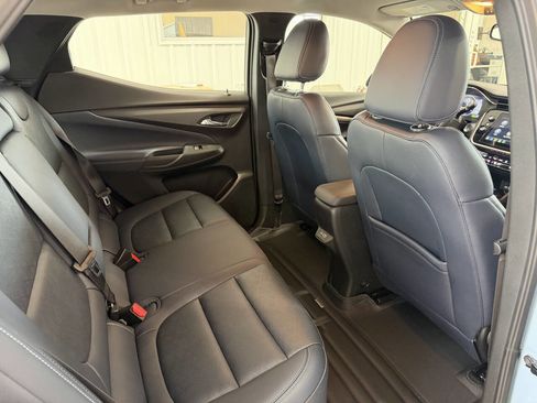 Used 2022 Chevrolet Bolt EUV LT w/ Convenience Package image 29