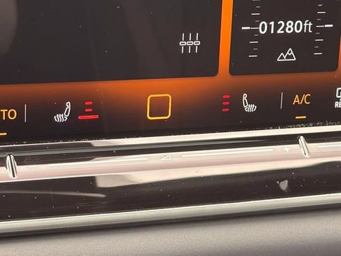 Used 2025 Volkswagen Tiguan SE R-Line AWD/4WD image 19