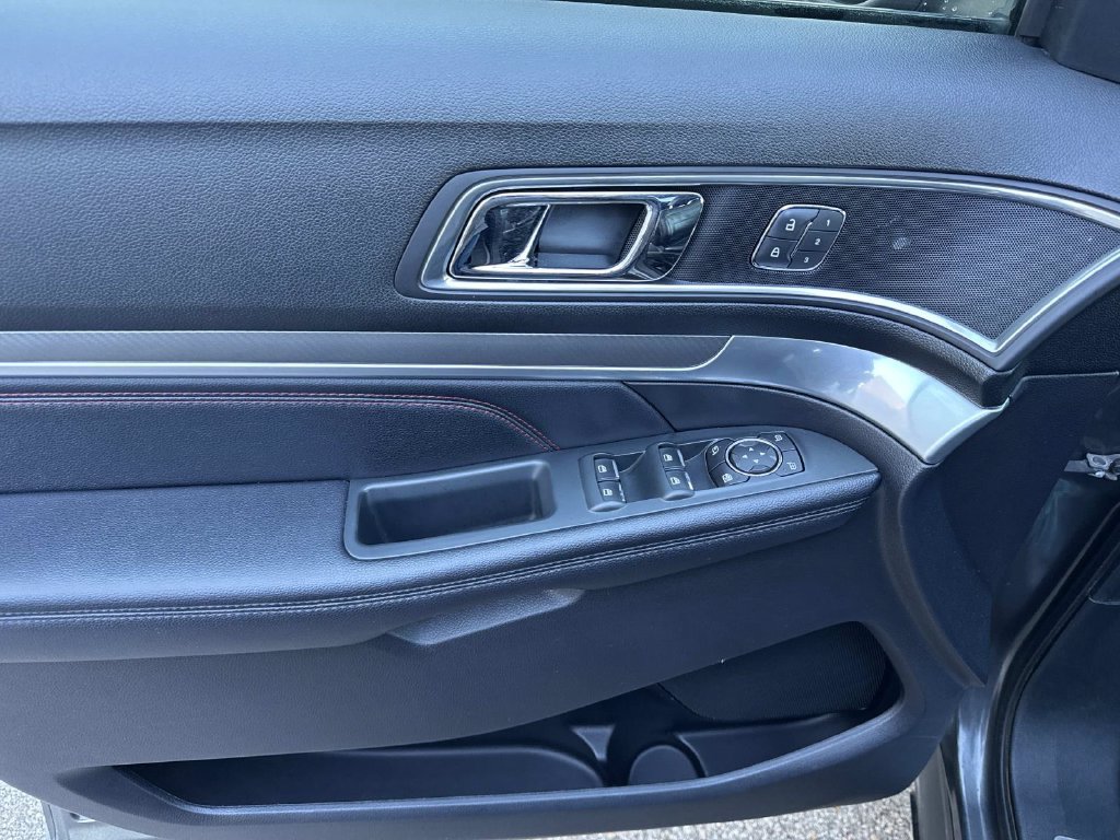 Used 2019 Ford Explorer Sport w/ Equipment Group 401A AWD/4WD image 20