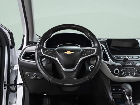 Used 2022 Chevrolet Equinox LT w/ LT True North Edition image 11