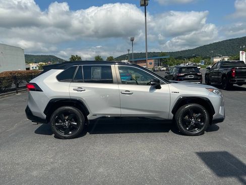 Used 2020 Toyota RAV4 XSE w/ All Weather Liner Package AWD/4WD image 4