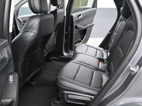 Used 2021 Ford Escape Titanium image 14