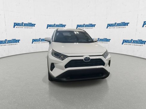 Used 2021 Toyota RAV4 XLE w/ Convenience Package AWD/4WD image 3