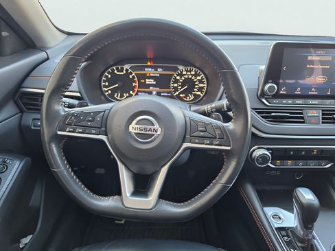 Used 2022 Nissan Altima 2.5 SR FWD image 19