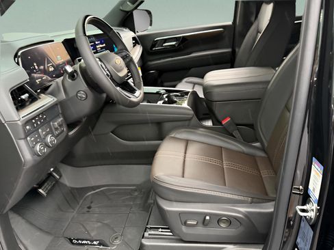 New 2026 Chevrolet Suburban High Country image 26