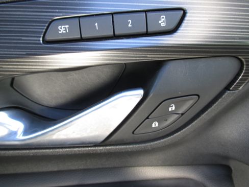 Used 2021 GMC Terrain SLT w/ Infotainment Package II image 13