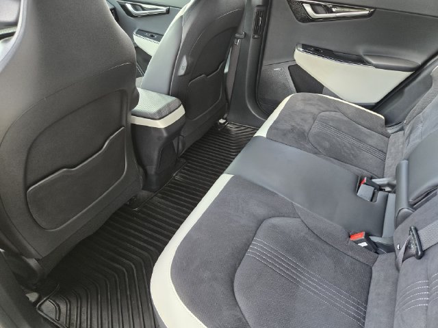 Used 2024 Kia EV6 GT-Line AWD/4WD image 31