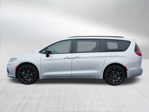New 2026 Chrysler Pacifica Select w/ S Appearance Package FWD image 4