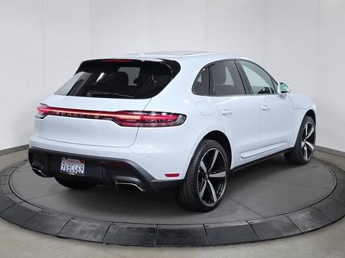 Certified 2025 Porsche Macan AWD/4WD image 7