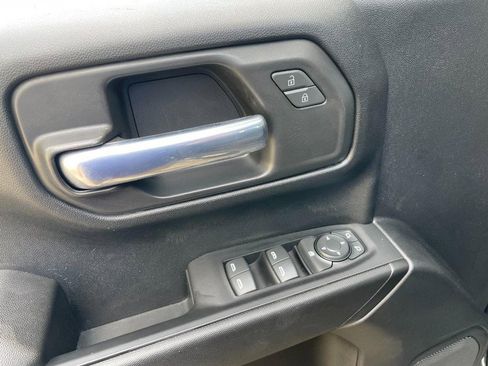 Used 2022 Chevrolet Silverado 1500 Custom image 24