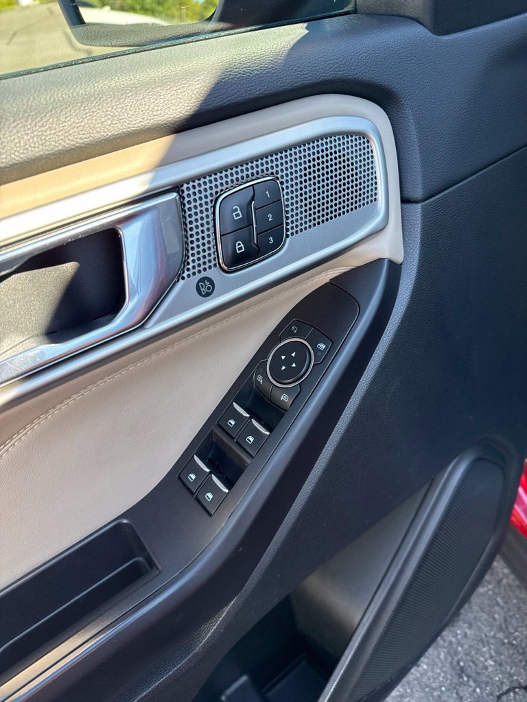 Used 2020 Ford Explorer Limited AWD/4WD image 29