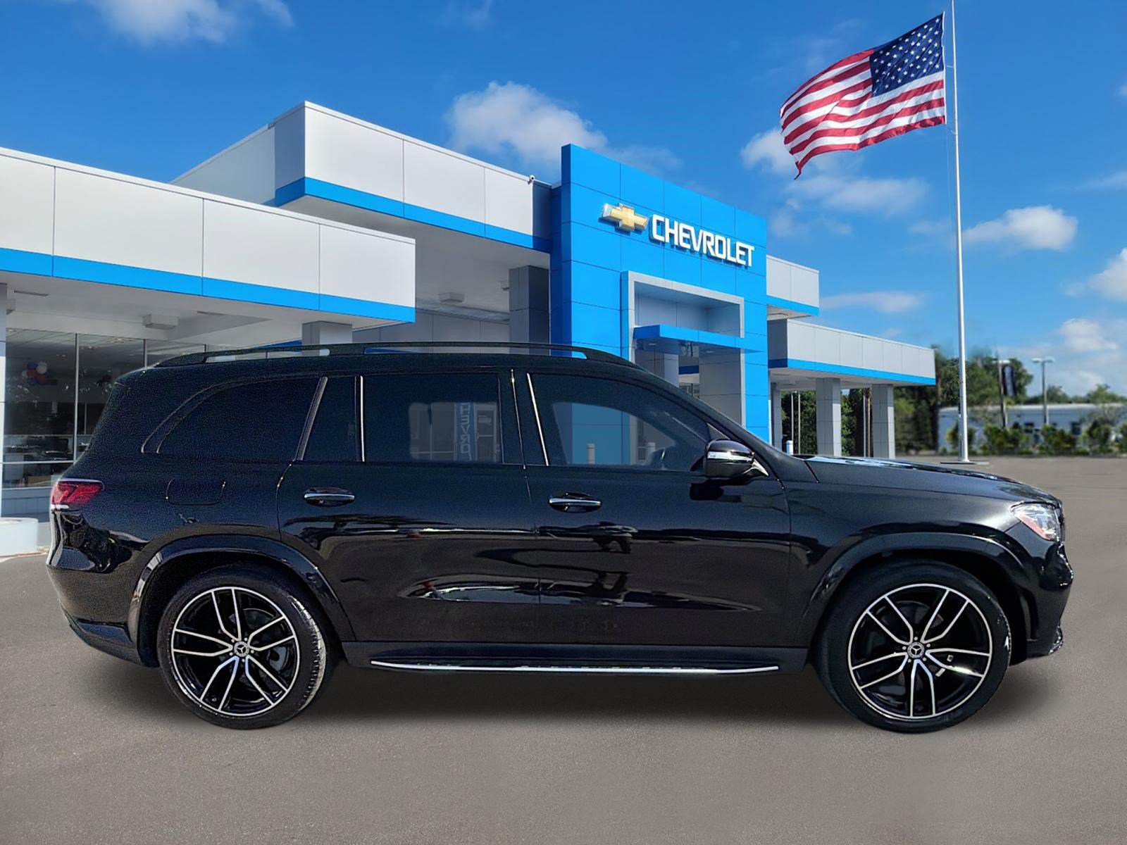 Used 2021 Mercedes-Benz GLS 580 4MATIC image 2