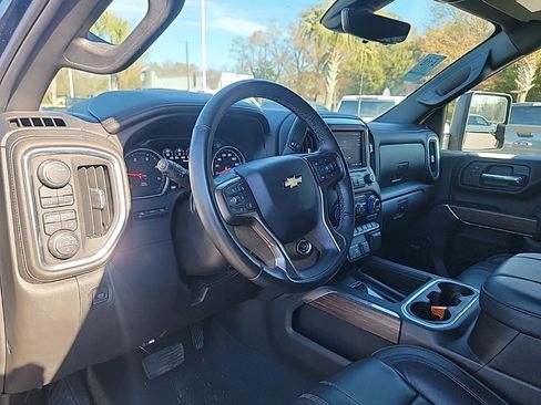 Used 2023 Chevrolet Silverado 2500 High Country w/ Technology Package image 10