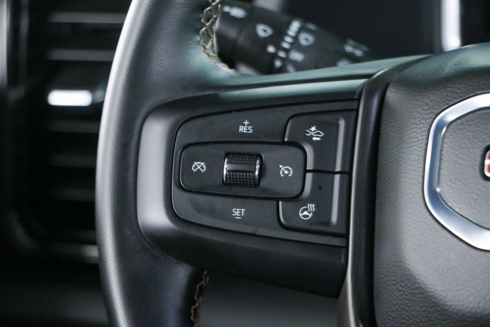 Used 2024 GMC Sierra 2500 AT4 w/ AT4 Premium Plus Package AWD/4WD image 14
