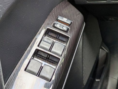 Used 2017 Toyota RAV4 SE image 27