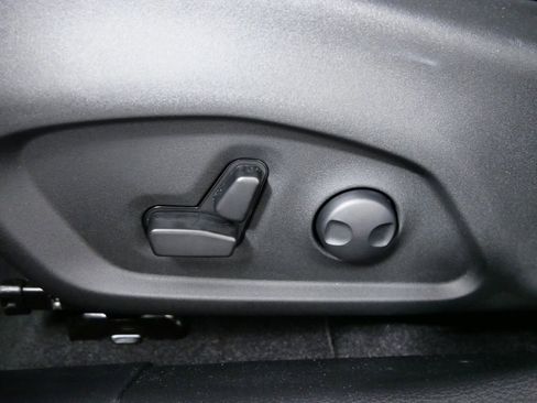 New 2025 Jeep Compass Limited image 36