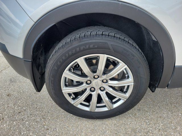 Used 2022 Cadillac XT4 Premium Luxury w/ Technology Package FWD image 11