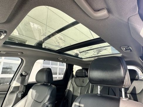 Used 2023 Hyundai Santa Fe Limited image 7