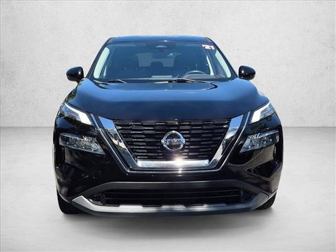 Used 2021 Nissan Rogue SV FWD image 2