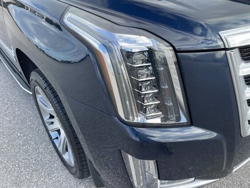 Used 2020 Cadillac Escalade Luxury RWD image 20
