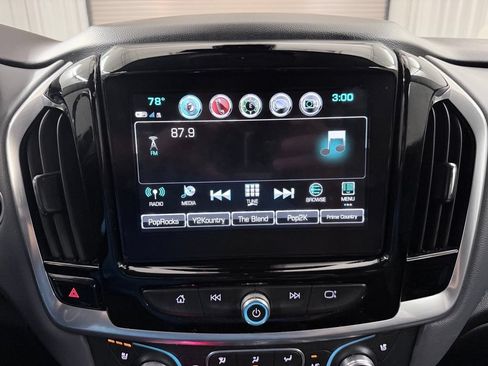 Used 2019 Chevrolet Traverse Premier w/ Driver Confidence II Package FWD image 18