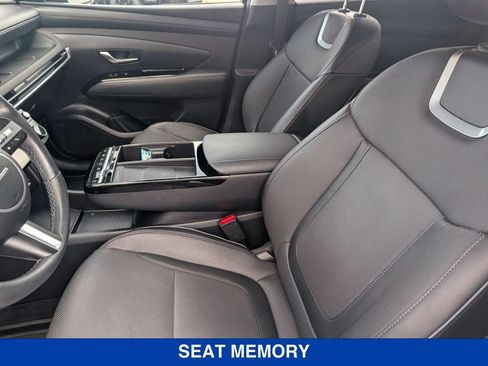 Used 2025 Hyundai Tucson Limited AWD/4WD image 15