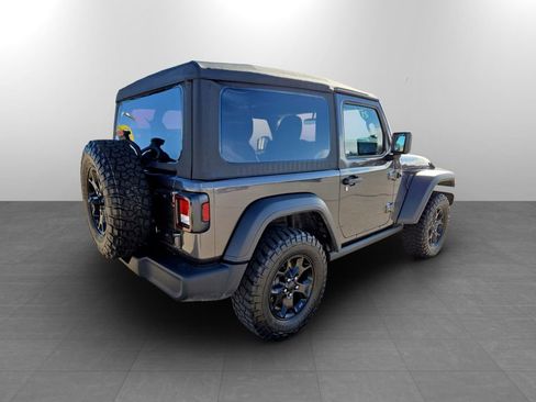 Used 2021 Jeep Wrangler Sport image 7