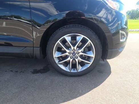 Used 2016 Ford Edge Titanium w/ Equipment Group 301A AWD/4WD image 4