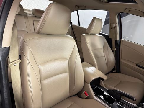 Used 2015 Honda Accord Touring image 22