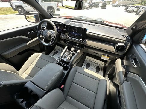 New 2025 Chevrolet Colorado ZR2 w/ Technology Package image 10