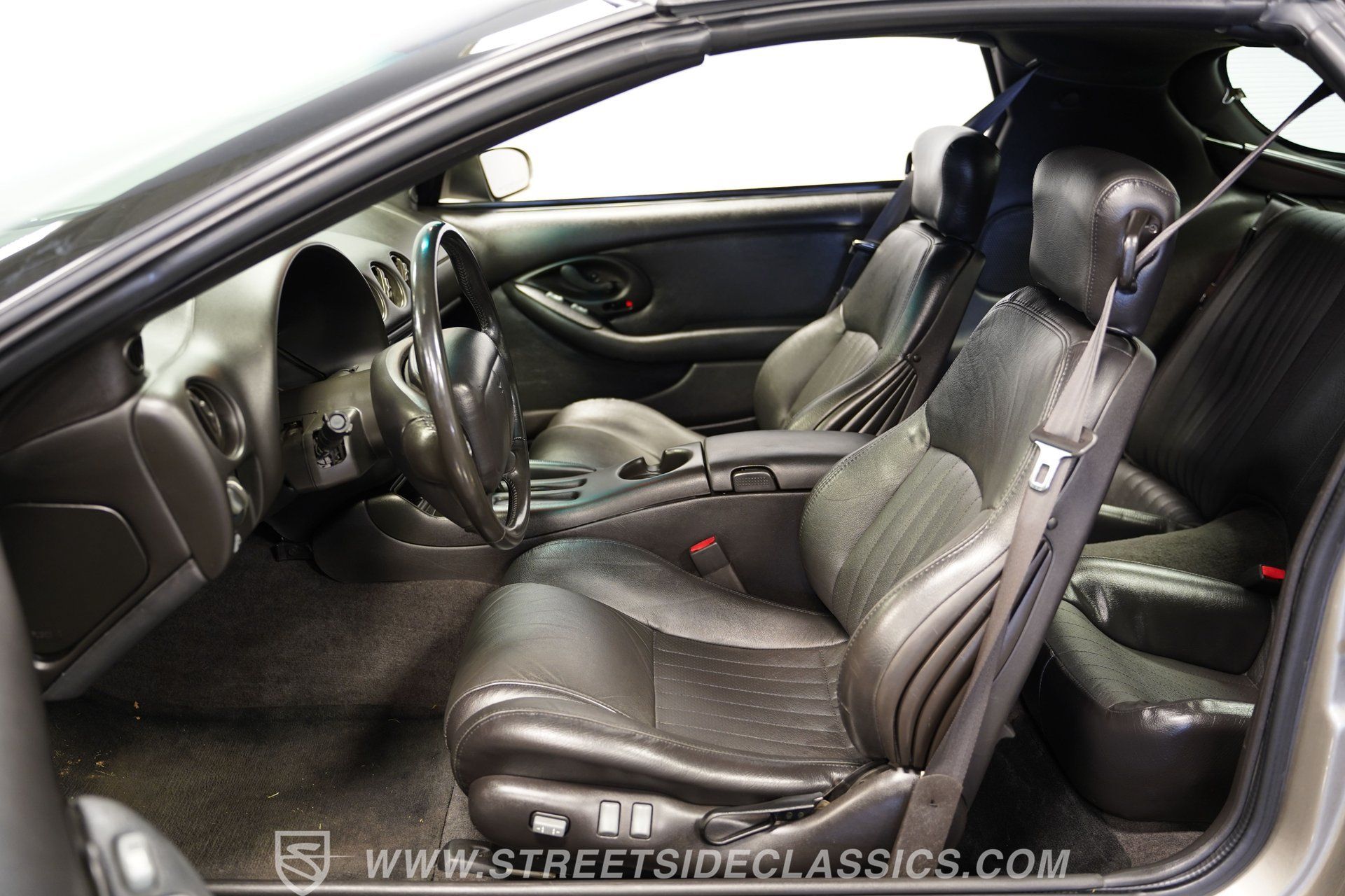 Used 2001 Pontiac Firebird Trans Am RWD image 39