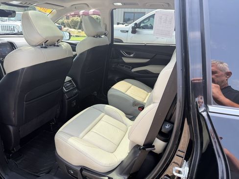 Used 2022 Subaru Ascent Limited w/ Technology Package AWD/4WD image 15