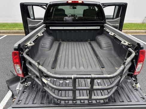 Used 2012 Nissan Frontier SV w/ SV Premium Utility Pkg AWD/4WD image 28