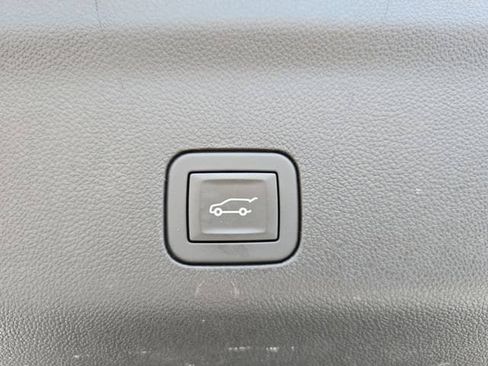 Used 2024 GMC Yukon AT4 w/ AT4 Premium Package AWD/4WD image 31