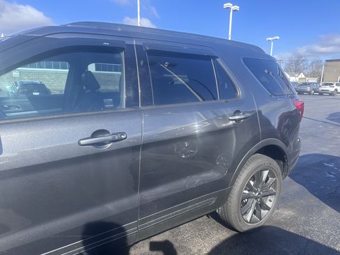 Used 2019 Ford Explorer XLT w/ Equipment Group 202A image 5