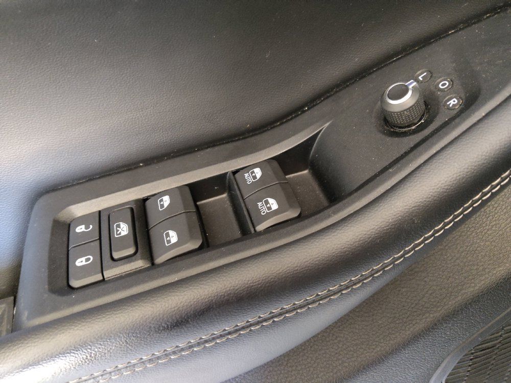 Used 2024 Jeep Grand Cherokee L Laredo AWD/4WD image 27