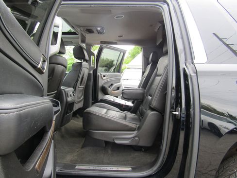 Used 2016 GMC Yukon XL Denali w/ Open Road Package AWD/4WD image 11