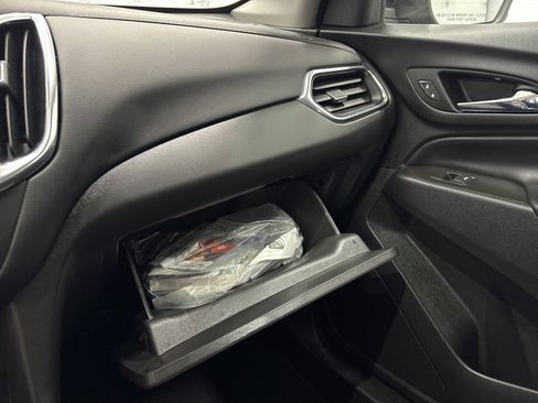 Used 2022 Chevrolet Equinox LT image 18