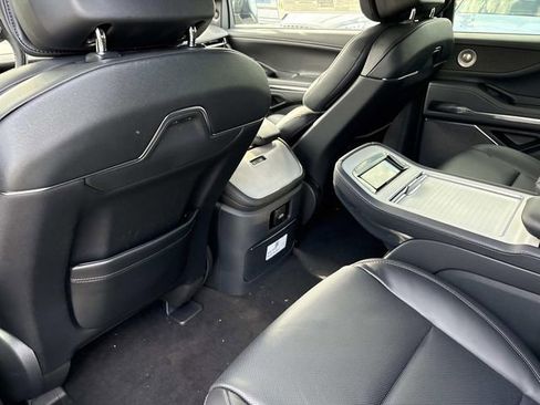 New 2025 Lincoln Navigator Reserve w/ Jet Appearance Package image 16