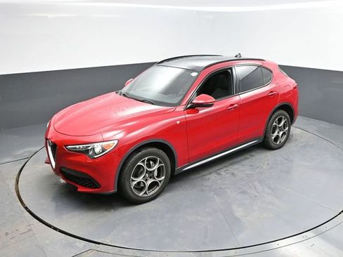 Used 2023 Alfa Romeo Stelvio Ti image 38