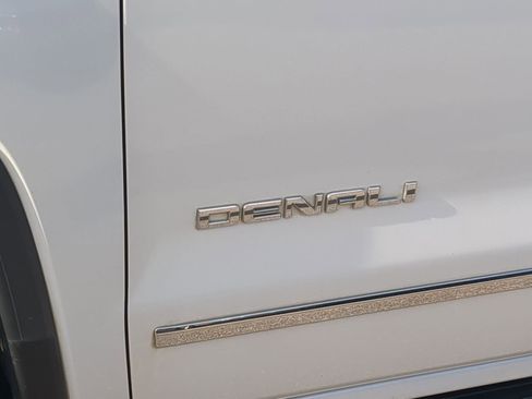 Used 2016 GMC Sierra 1500 Denali w/ Denali Ultimate Package image 18