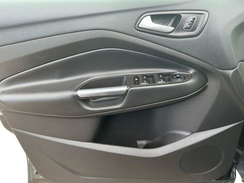 Used 2018 Ford Escape SE w/ SE Sport Appearance Package image 22