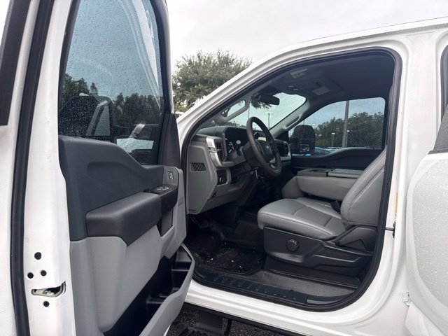 Used 2025 Ford F350 XL w/ 360-Degree Camera Package AWD/4WD image 13