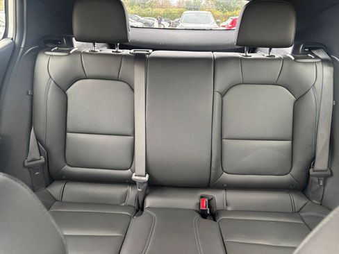 Used 2025 Buick Envista Sport Touring image 36